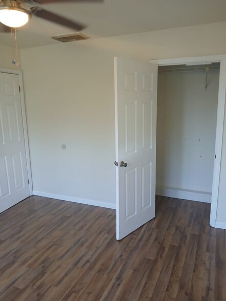 Building Photo - 359 W Dayton Cir