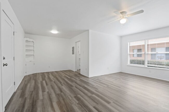 Building Photo - NEWLY RENOVATED APARTMENTS IN PRIME ALAMITOS BEACH