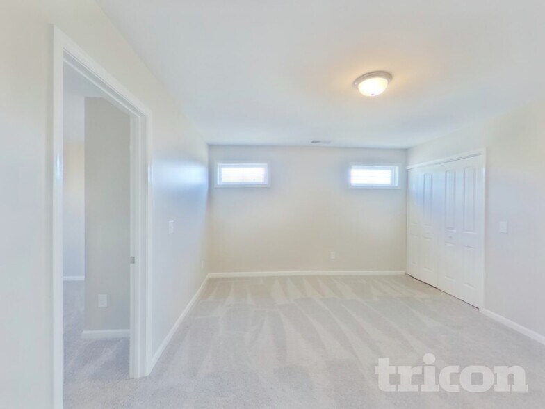 Building Photo - 214 Pilcher Dr