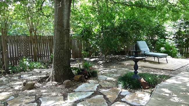 Building Photo - ALL Utilities Included!