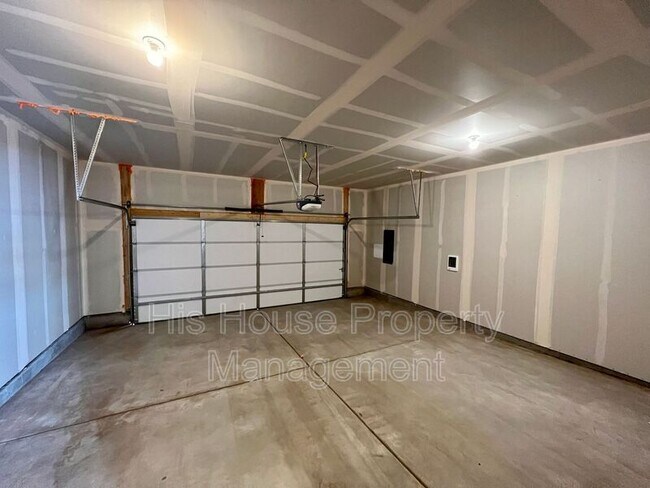 Building Photo - 1353 Reynolds St