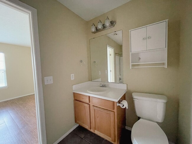 Building Photo - 824 Eric Cir