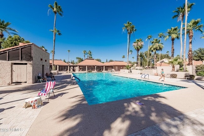 Building Photo - 7340 N Vía Camello Del Norte