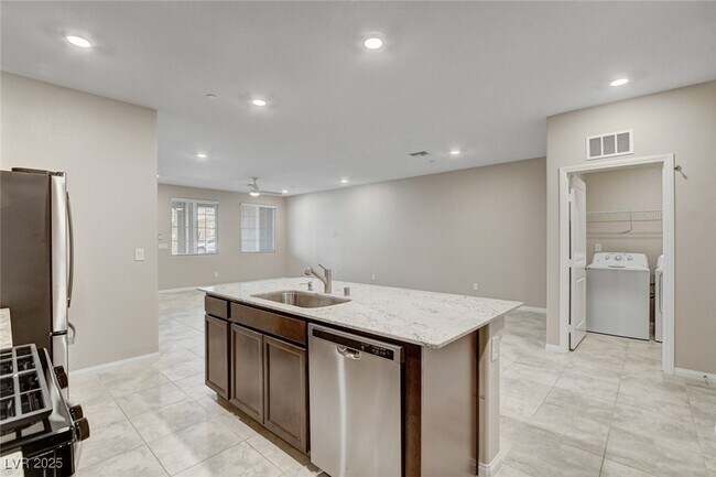 Building Photo - 2409 Bellinzona Pl