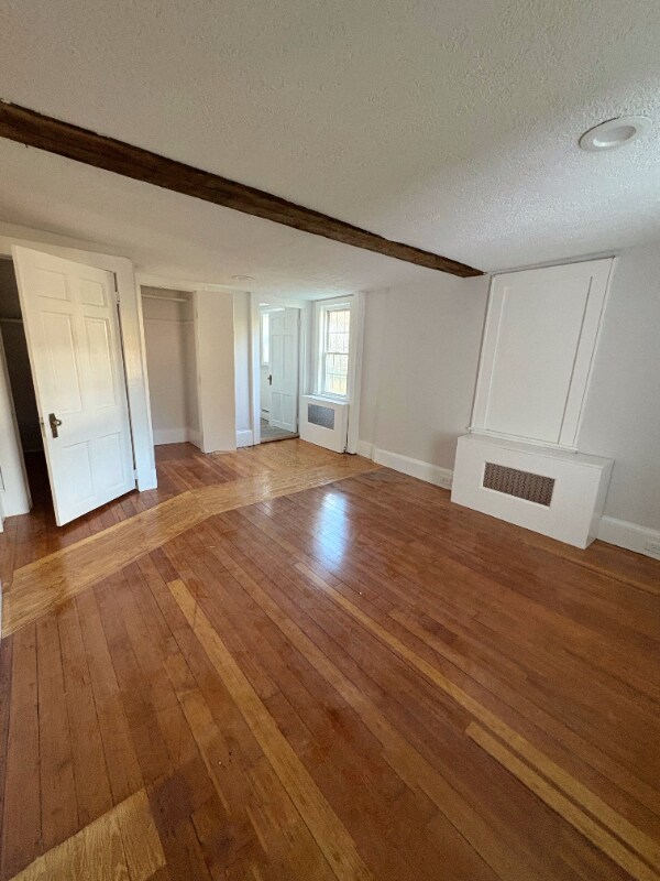 Building Photo - 891 Mammoth Rd