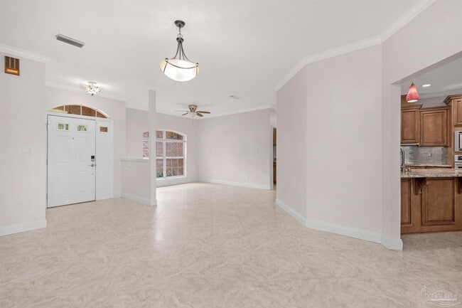 Building Photo - 8731 Thunderbird Dr