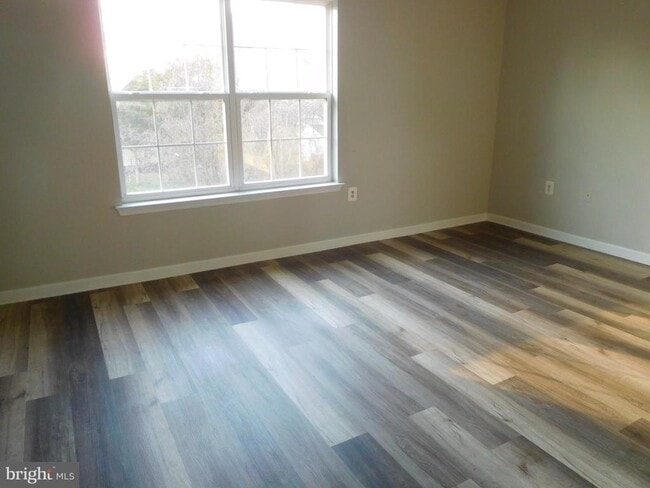 Building Photo - 2825 Forest Run Dr