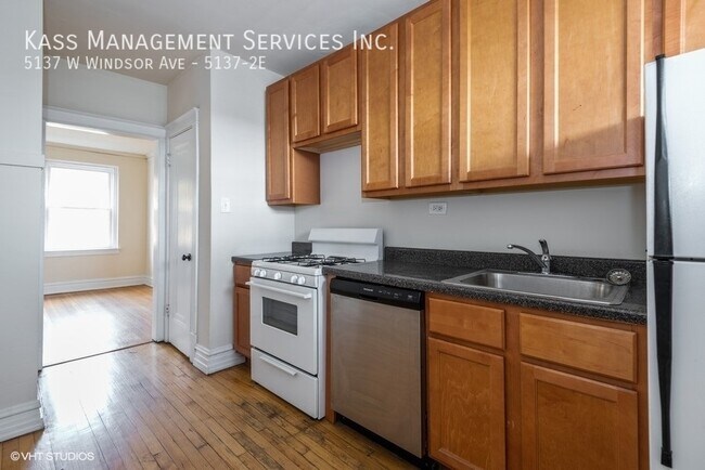 Building Photo - 5137 W Windsor Ave