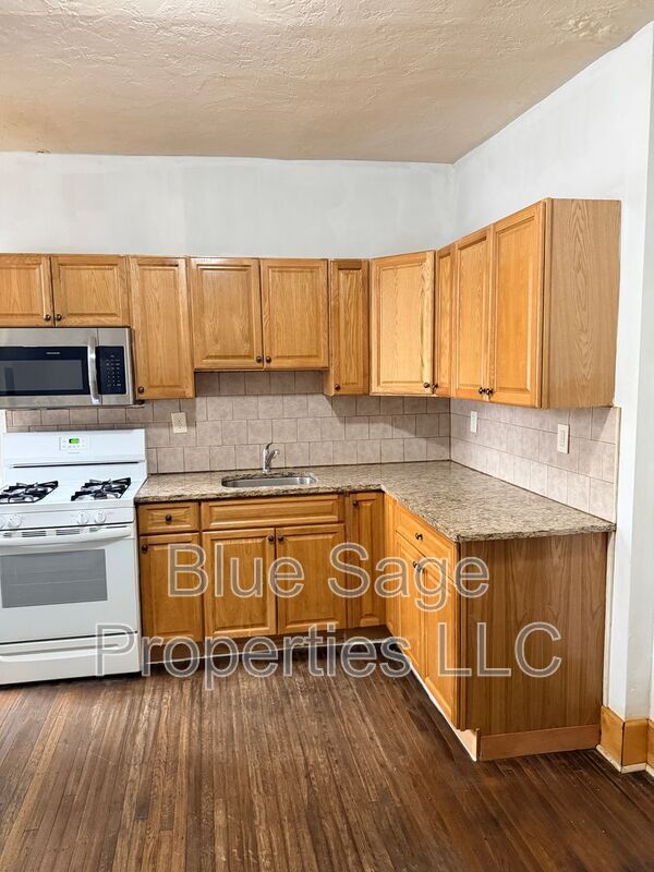 Building Photo - 31 N State Rd