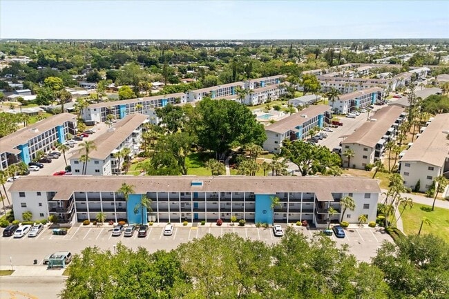Building Photo - 2425 Flamingo Blvd