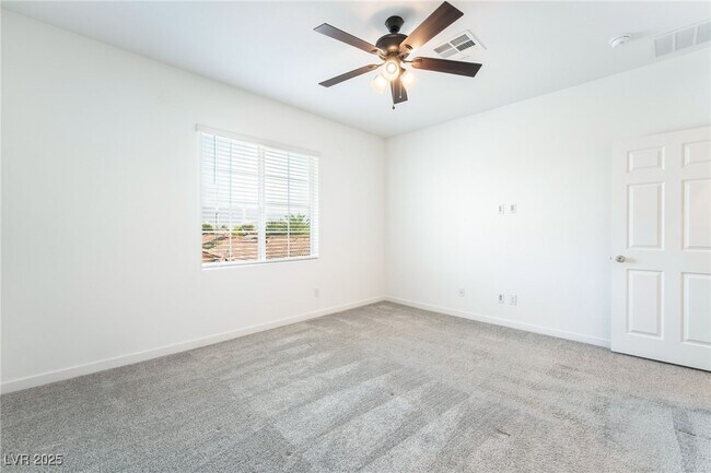 Building Photo - 5730 Sky Pointe Dr