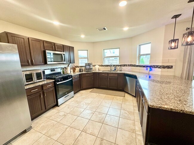 Building Photo - 25323 Queens Causeway Ln