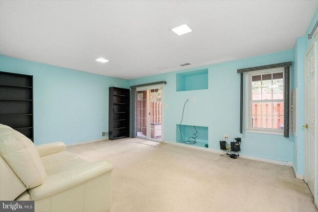 Building Photo - 2048 Pieris Ct