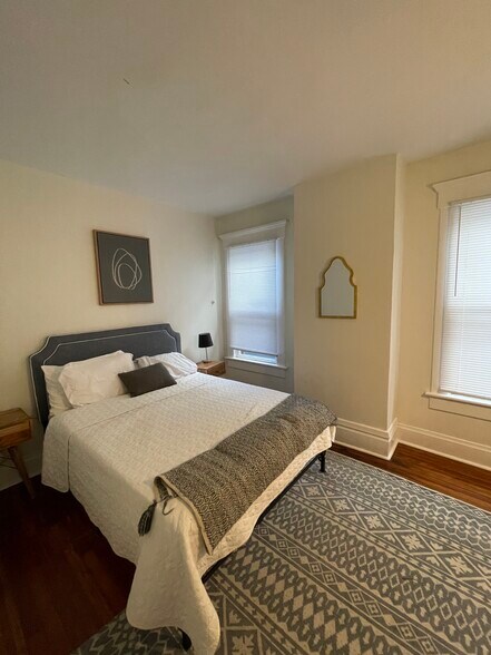 Building Photo - 297 Reinhard Ave