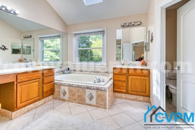 Building Photo - 13017 Weiss Dr