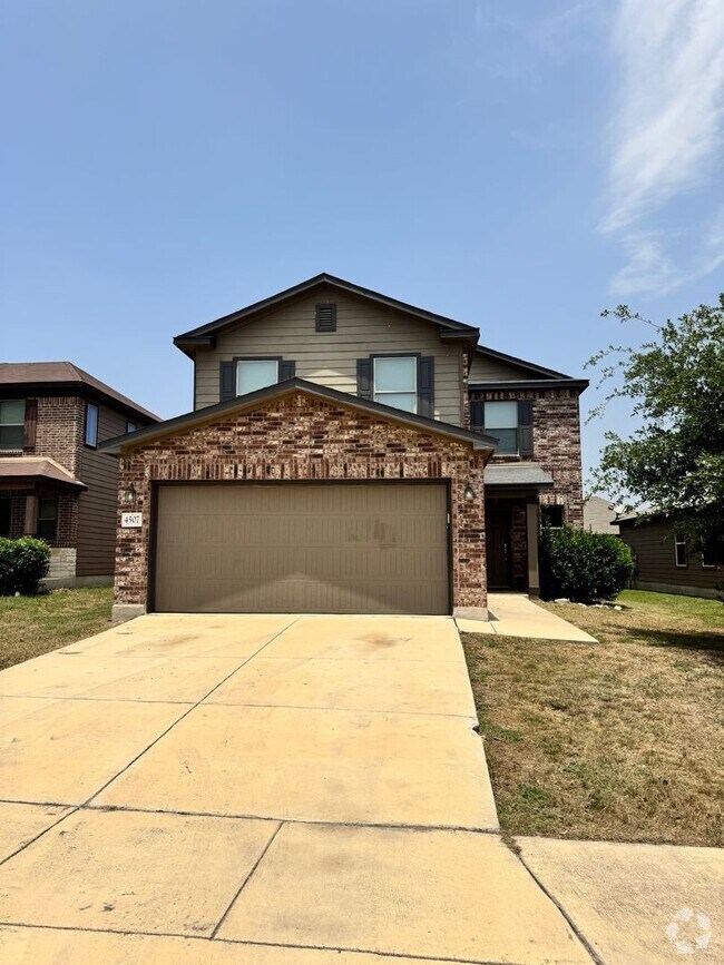 Building Photo - Ready for Move In! Spacious 4 bedroom 3 ba...