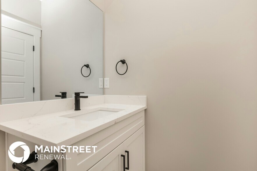 Building Photo - 1419 Preston Dr