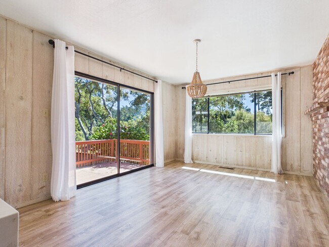 Building Photo - 4 Bedroom family home in Pebble Beach