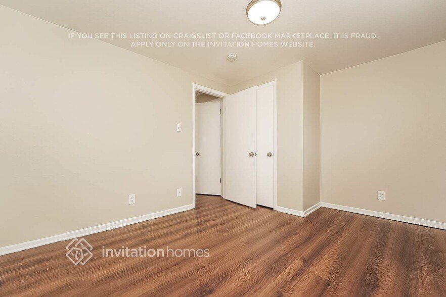 Building Photo - 402 S Robb Way
