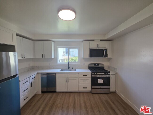 Building Photo - 25226 Loytan St