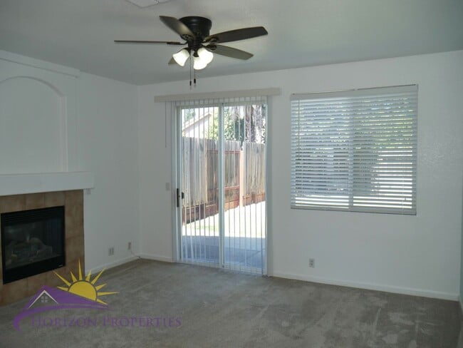 Building Photo - Bright Open 2 Bed 2 Bath 1,043 Sq Ft Antelope home