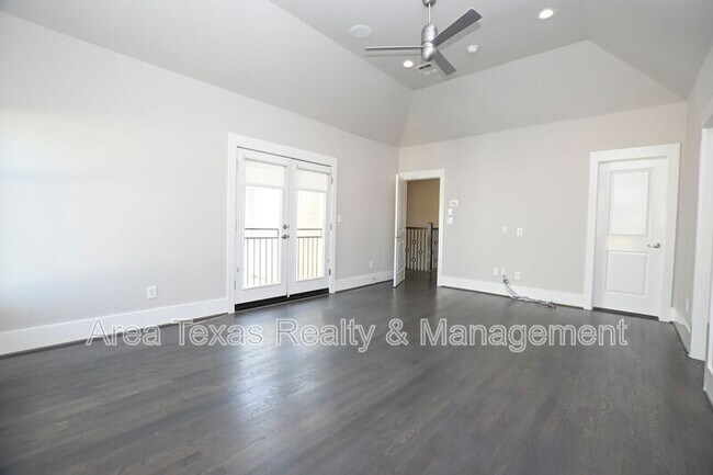 Building Photo - 2220 Portsmouth St