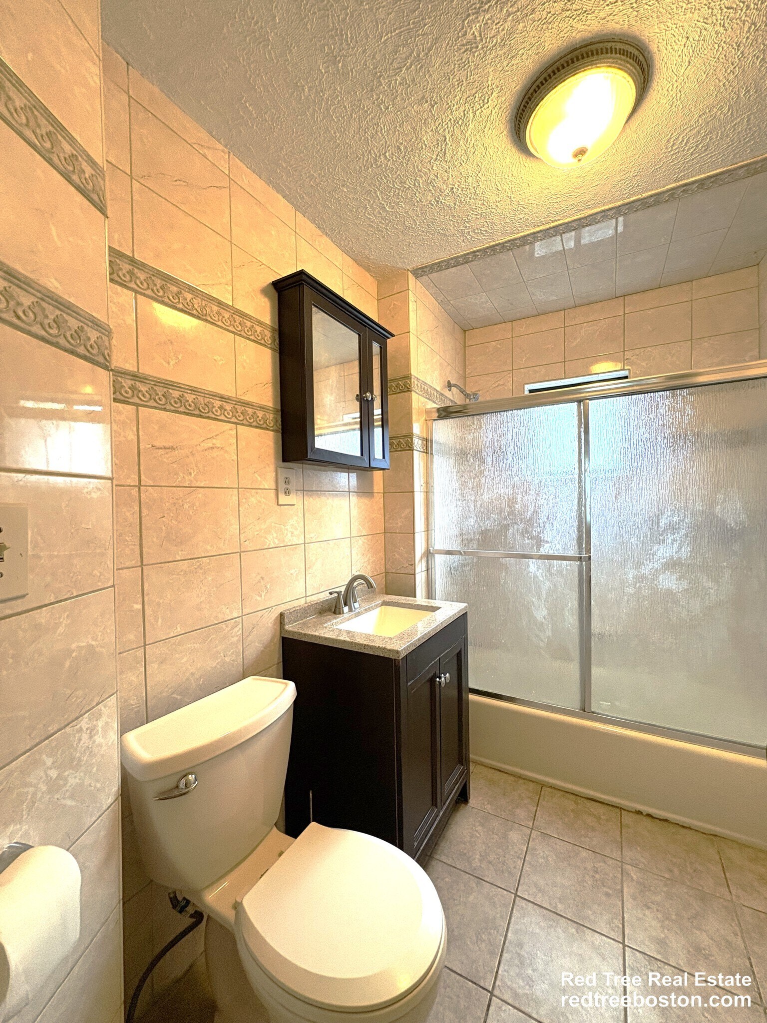 Building Photo - 595 Fellsway W