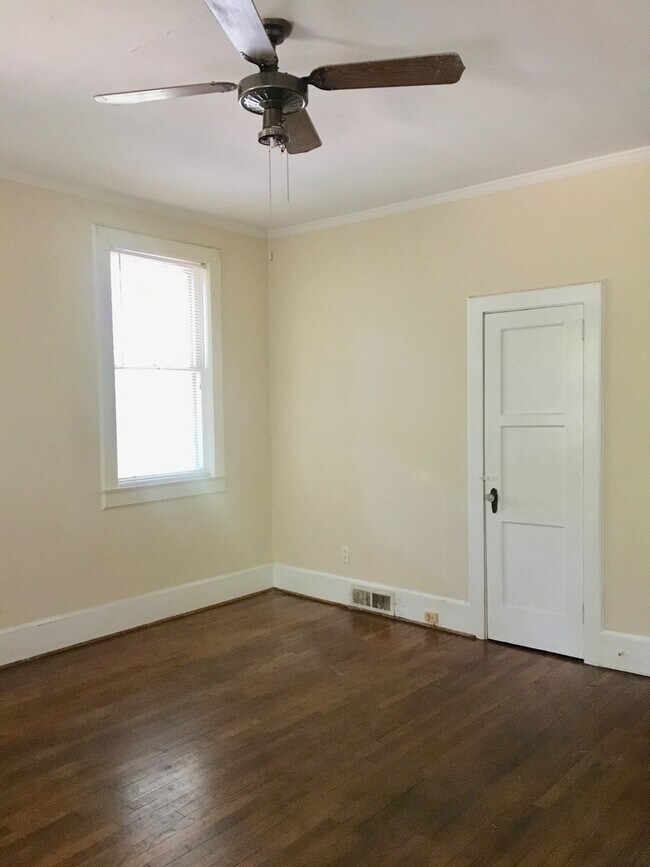 Building Photo - 207-209 S. Pickens Street