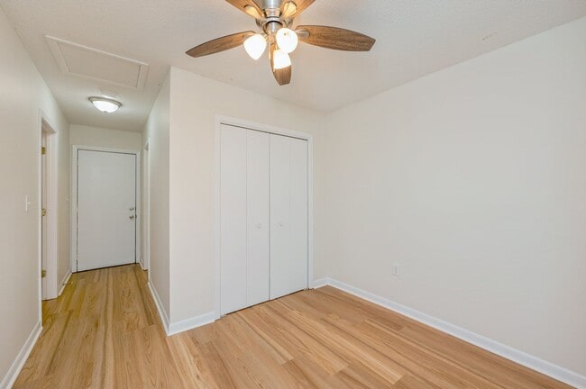 Building Photo - Cozy Duplex in the Heart of Niceville!