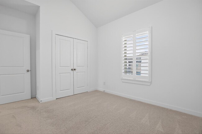 Building Photo - 16607 Lake Austin St