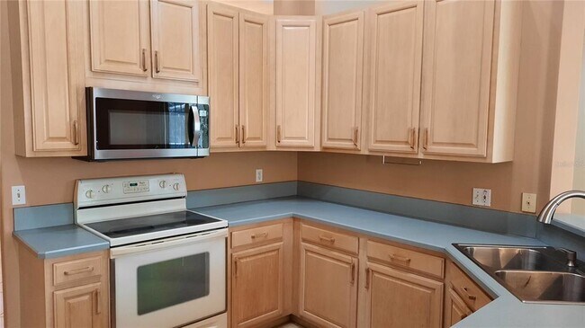 Building Photo - 58 Burning Bush Dr