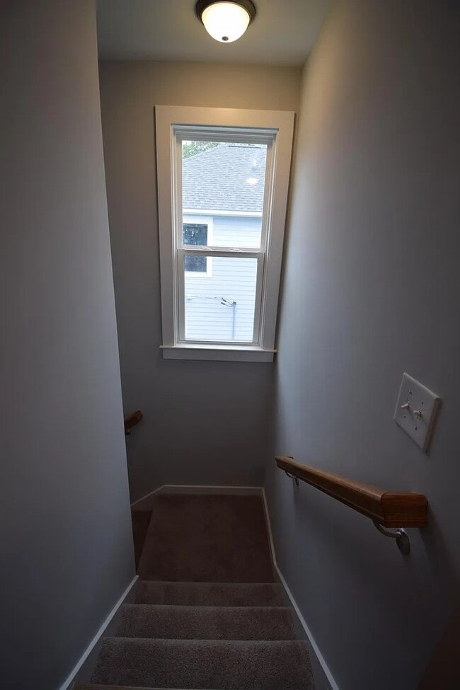 Building Photo - 1907 Grayson St