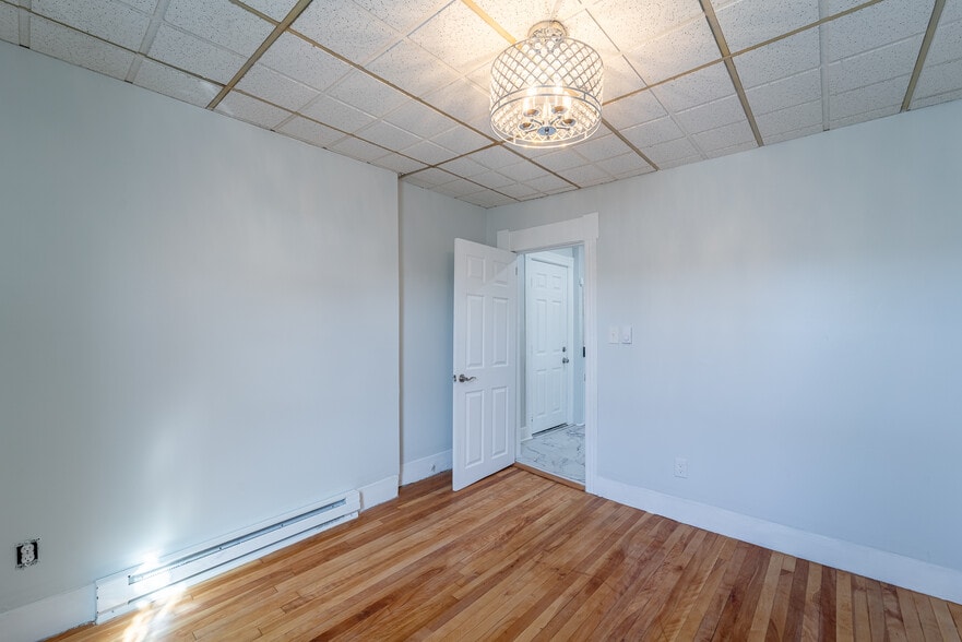 Building Photo - 48 Beaver St