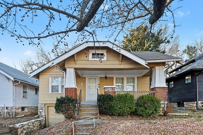 Building Photo - Beautiful 2 Bedroom 1 Bathroom house in Kansas City!