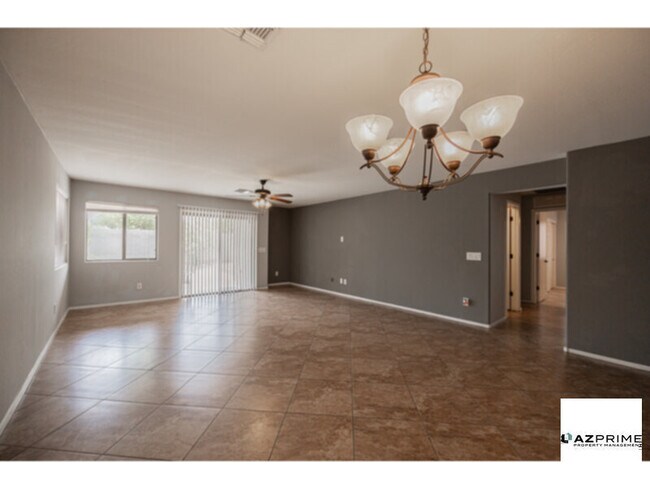 Building Photo - Beautiful 3/2 Phoenix House Near Cesar Cha...