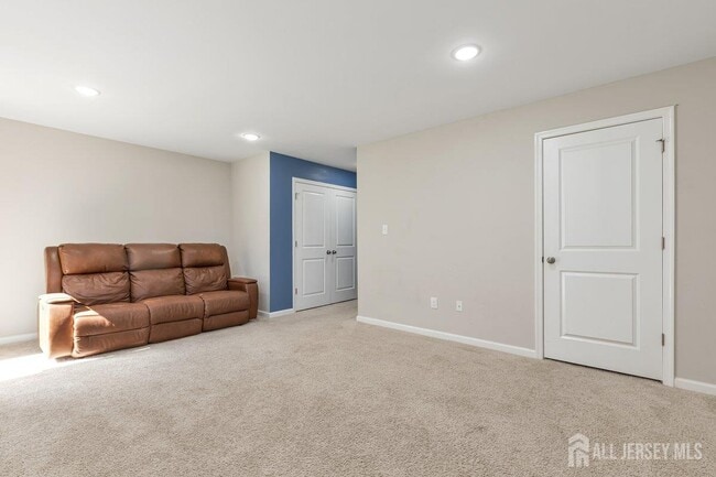 Building Photo - 1302 Hights Farm Rd N