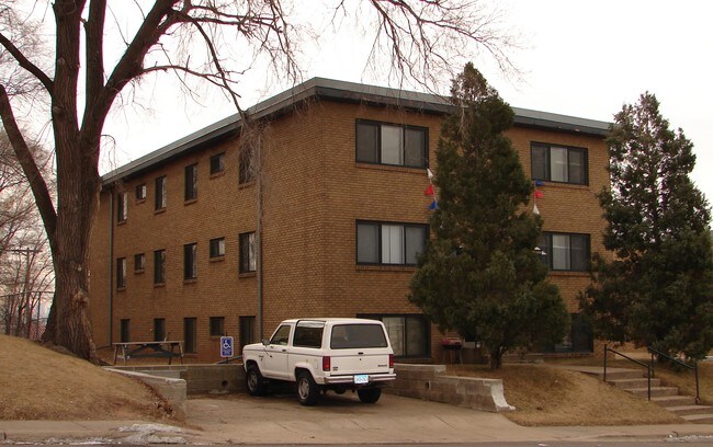 Building Photo - 950 47th Ave NE