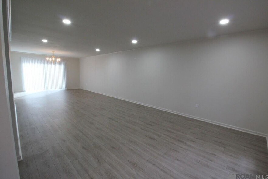 Building Photo - 10111 Jefferson Hwy