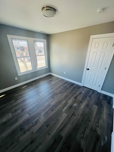 Building Photo - 820 N High St