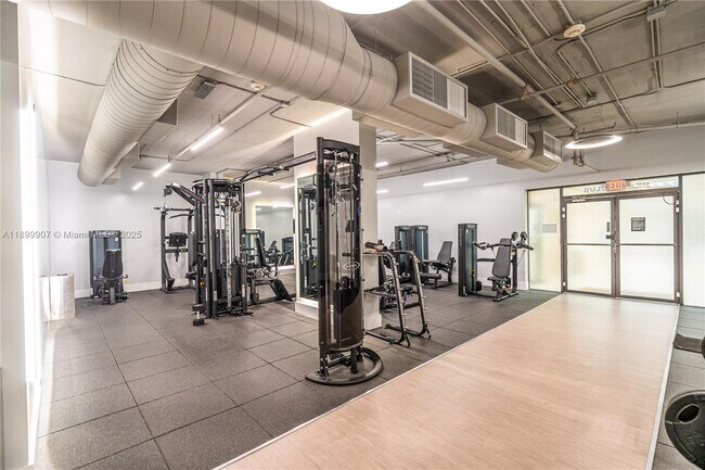 Building Photo - 1865 Brickell Ave