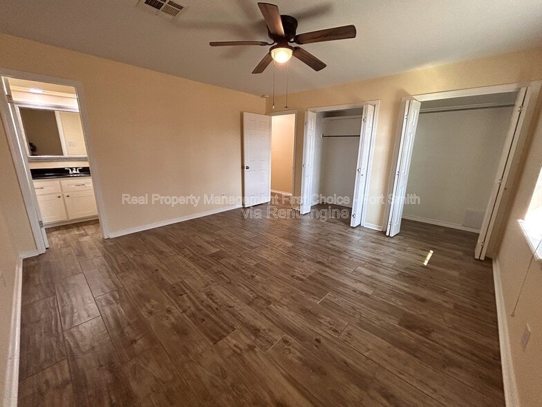 Building Photo - 3200 S 56th St