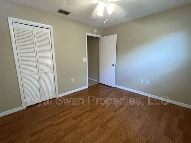 Building Photo - 3812 Dovehollow Dr