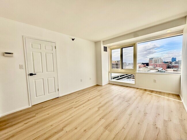 Building Photo - 127 Greyrock Pl