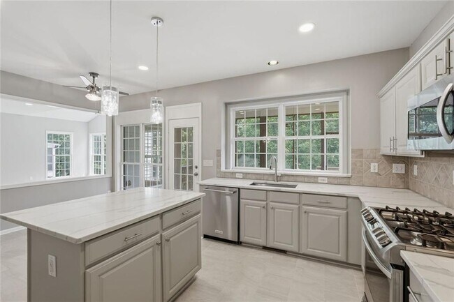 Building Photo - 770 Glastonbury Ct