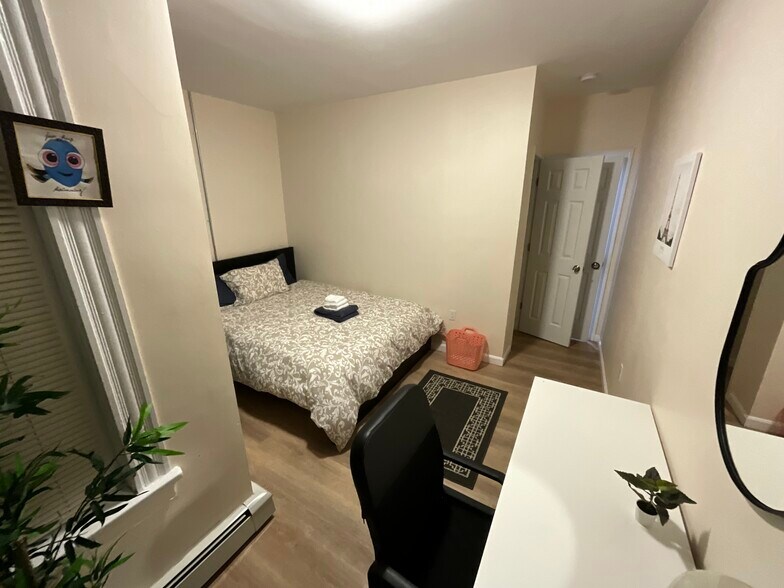 Building Photo - 871 Harrison Ave