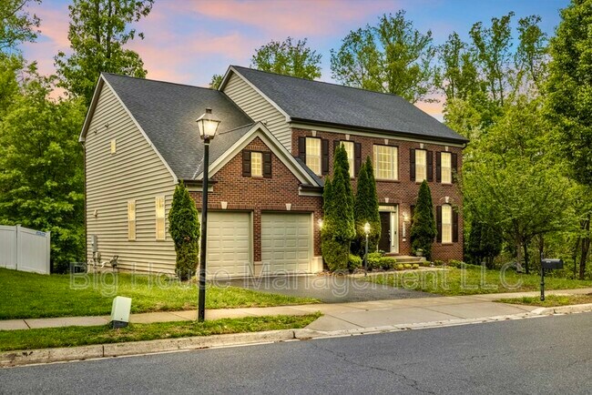 Building Photo - 3713 Chancelsors Dr