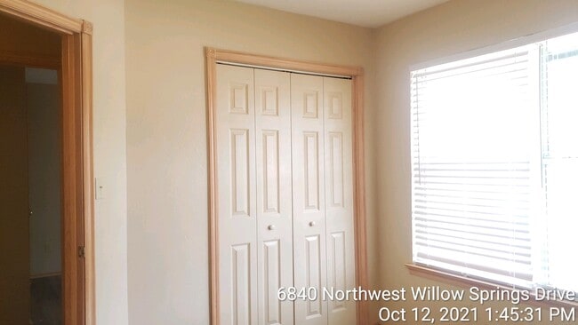Building Photo - 6840 NW Willow Springs Dr