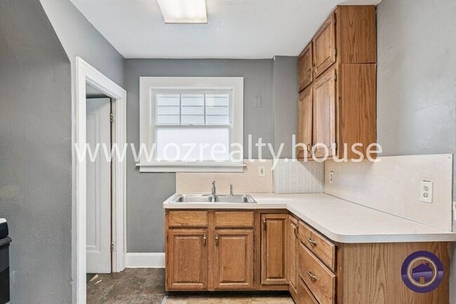 Building Photo - 1728 Loxley Rd