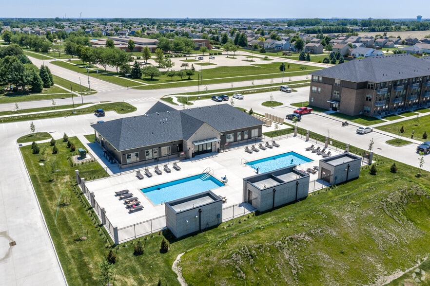 Pool - Brick Towne at Kettlestone