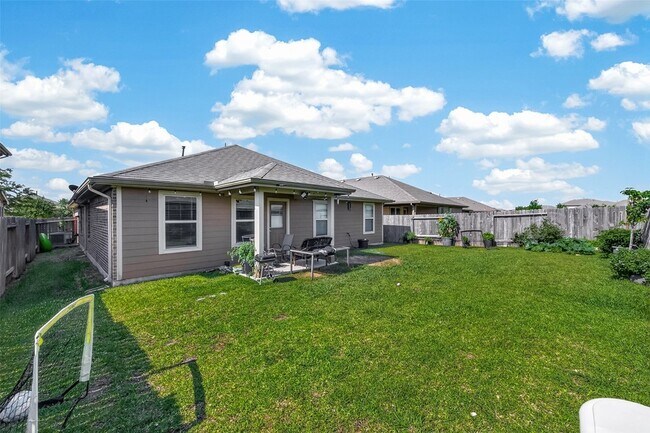 Building Photo - 18306 Pelham Holw Trl
